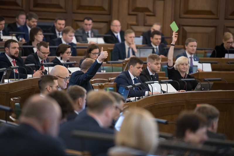 Распустить! «Согласие» решило стать локомотивом по сбору подписей за роспуск Сейма