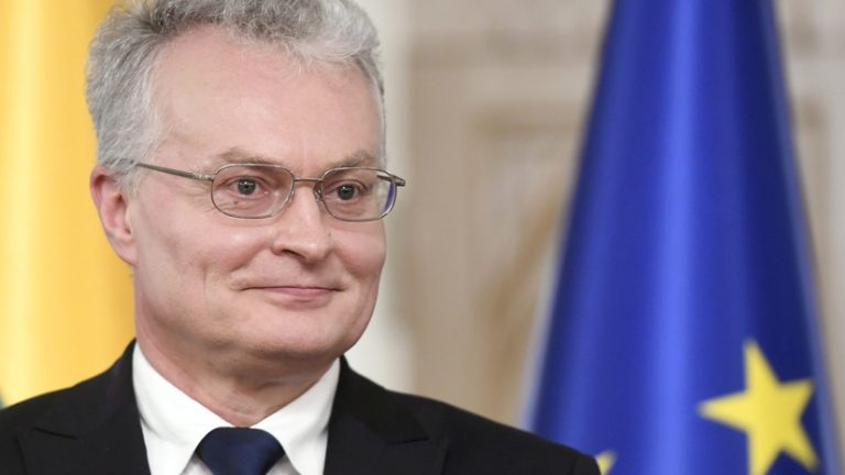 Президент Литвы призвал cтраны НАТО признать Россию угрозой