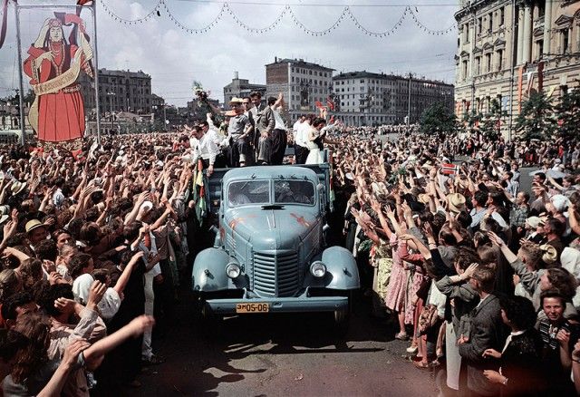 Чем жили советские граждане в 1957 году (32 фото)