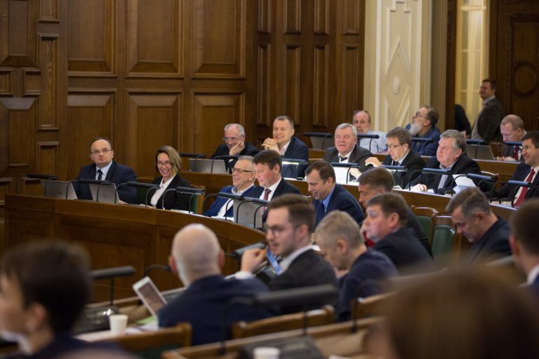 Всего четыре депутата Сейма не пропустили ни одного заседания в 2019 году