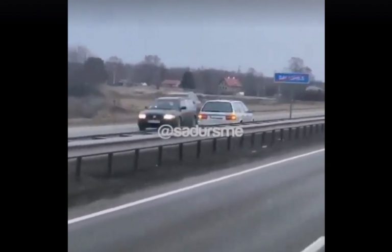 Британец что ли? Под Ригой машина неслась по «встречке»