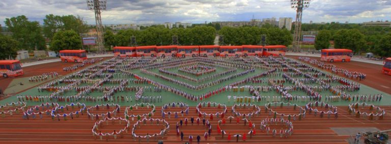 Безалкогольный праздник песни! Врачи просят уберечь детей и ввести запреты