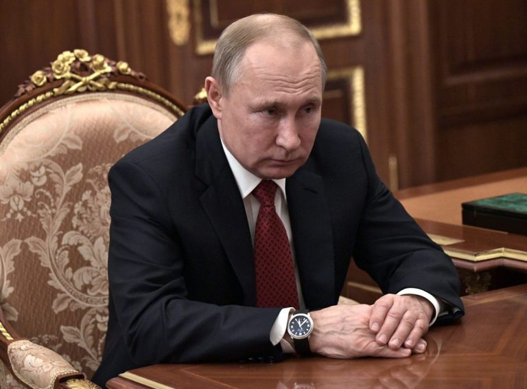 Политолог: Путина вдохновил Назарбаев — теперь он хочет править в тени