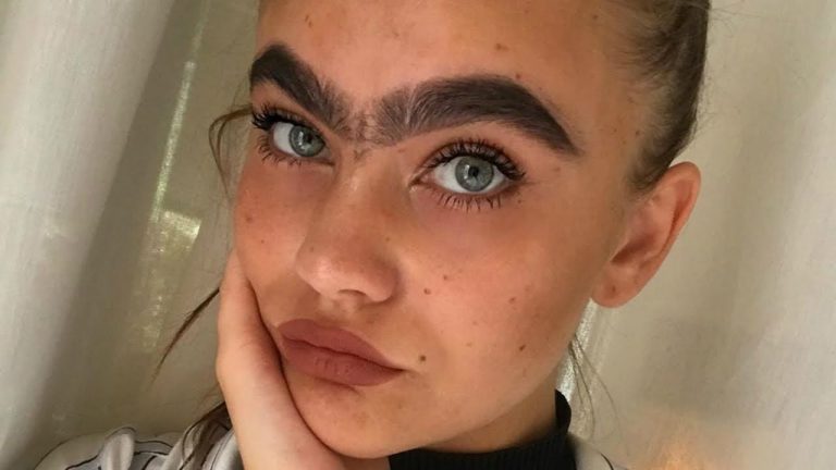 Девушка с необычными бровями взорвала Instagram (ФОТО)