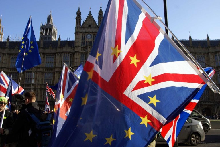 Елизавета II подписала билль о Brexit