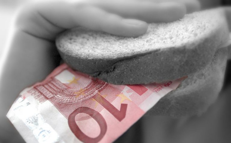 Коррупция в Латвии: все по-прежнему или еще хуже?