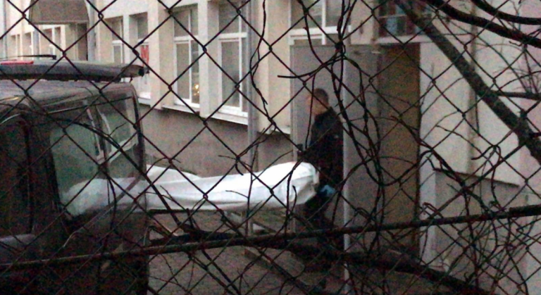 Со счетов пропали 2 млн евро: подробности убийства и самоубийства в офисе Риги