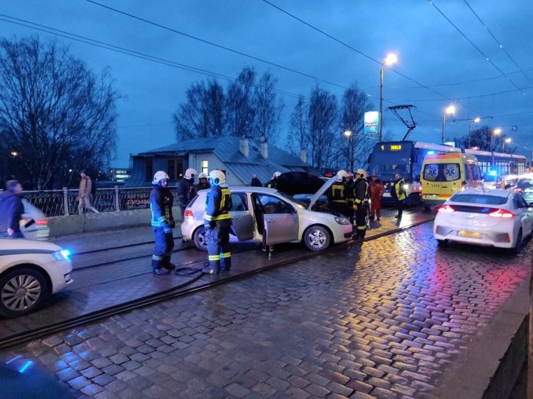 ФОТО: в Риге возобновилось движение трамваев 1-го, 2-го, 5-го и 10-го маршрутов