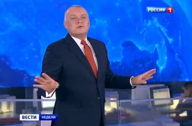 Исследование: Латвию готовы защищать и любители Киселева и Соловьева