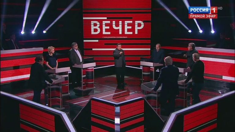Политолог: на российском ТВ – моральная деградация людей. Это неприятно
