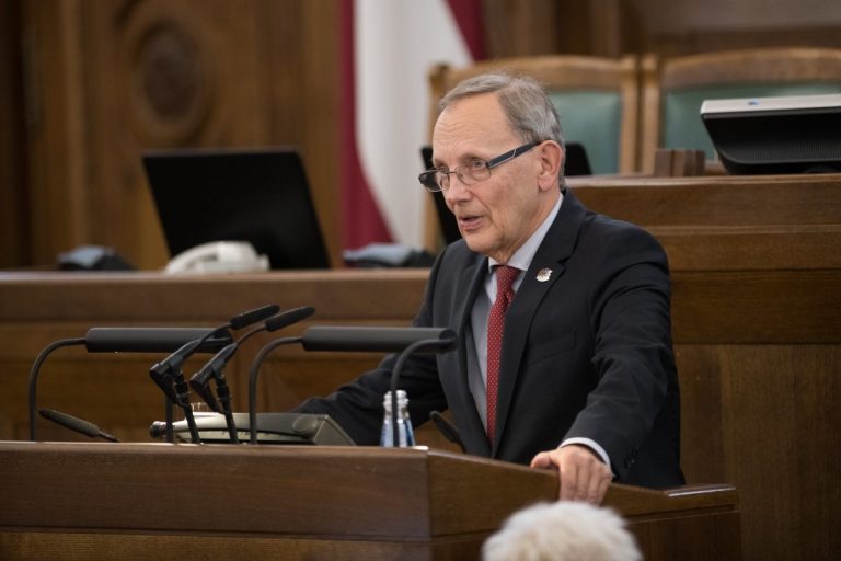 Расследование: депутат Сейма от Нацобъединения систематически плодит в Twitter фейки