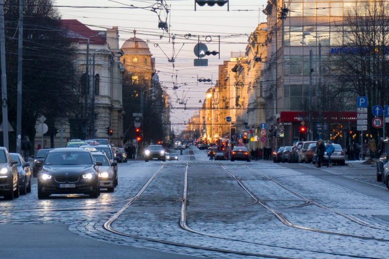 «Город для людей»: автомобилистов неизбежно будут выгонять из центра Риги