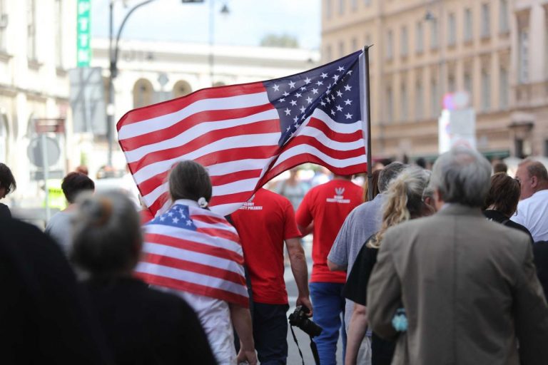 Кто в Европе лучше всего относится к США? Центр Pew Research провел опрос