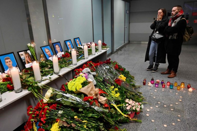 «В последний момент взял другой билет». Украинский политолог мог стать пассажиром рокового рейса в Иране