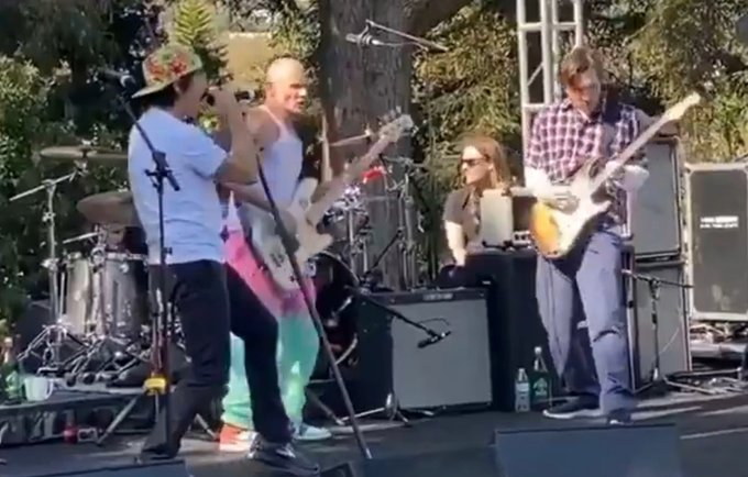 Red Hot Chili Peppers дали первый за 13 лет концерт с Джоном Фрушанте