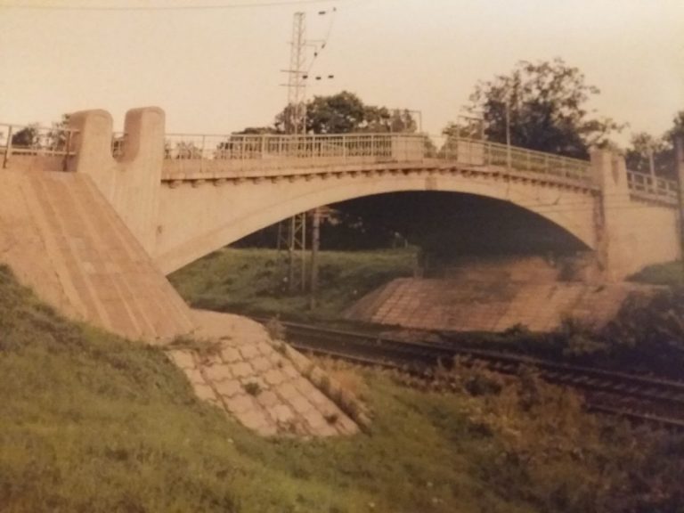 Строительство Rail Baltica в Торнякалнсе: рижане лишатся старинного моста, памятник репрессированным перенесут (ФОТО)