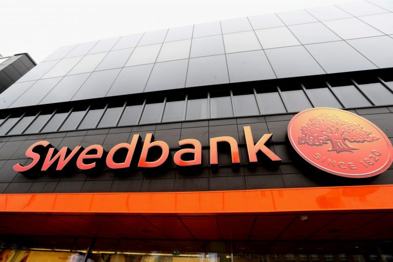 Недоступны интернет-банк, банкоматы и прочее. В работе Swedbank произошел сбой