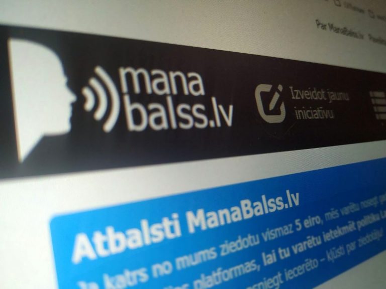 Крупные партии будут платить больше за инициативы на Manabalss.lv