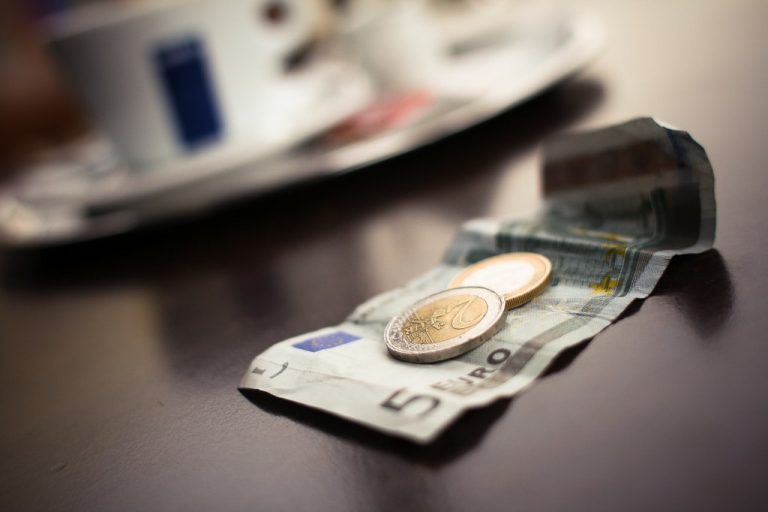 Каждая партия сможет потратить на агитацию перед выборами в Рижскую думу 171 706 евро