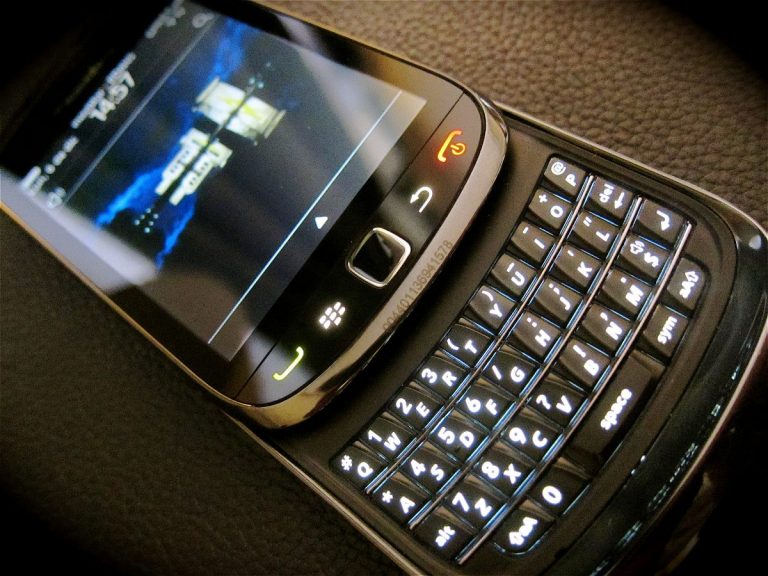 Бренд Blackberry закрывается, телефоны перестанут продавать осенью
