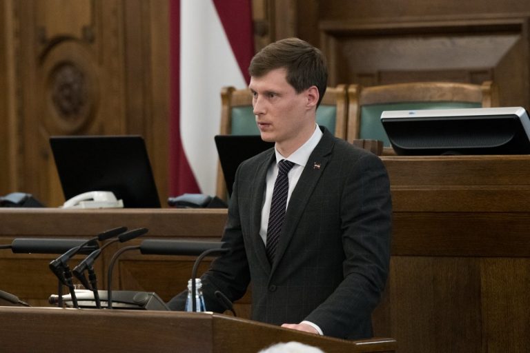 Министр экономики отстранил от должности госсекретаря своего ведомства