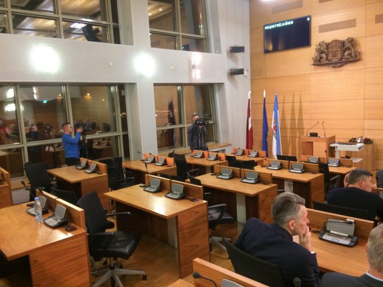 Оппозиционный депутат РД подтвердил: мы заранее договорились с Буровым о срыве заседаний