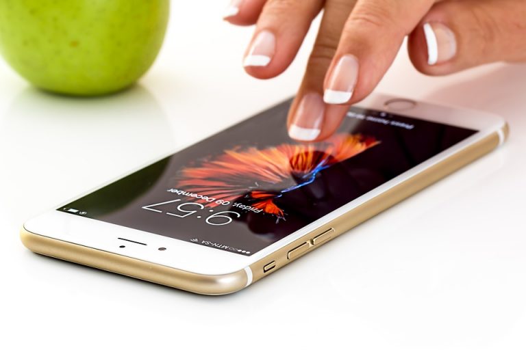 Хроники коронавируса: в Китае некому собирать iPhone