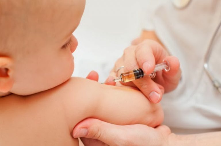 Эпидемиологи предложили пересмотреть отношение к вакцинации