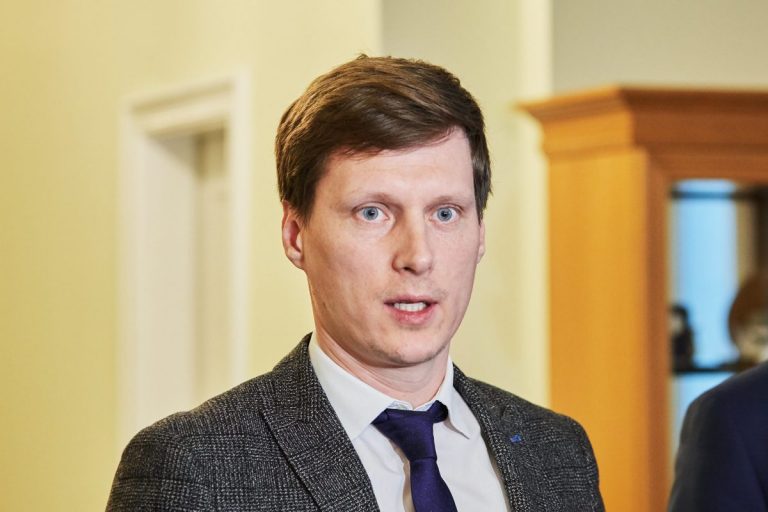 Министра экономики лишили допуска к гостайне. Он покинет должность