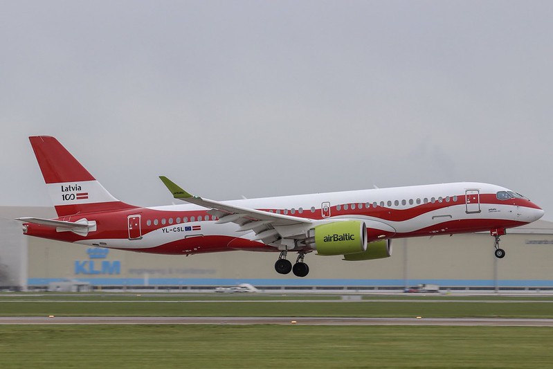 airBaltic с 17 марта временно отменяет все запланированные рейсы