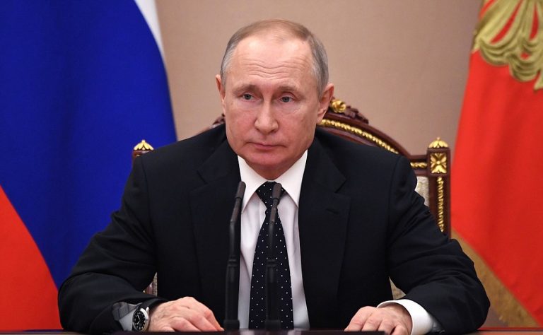 Путин создал спецгруппу по борьбе с коронавирусом