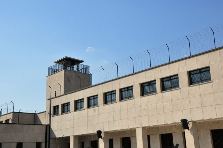 Иран выпустил 85 тыс. заключенных для борьбы с коронавирусом