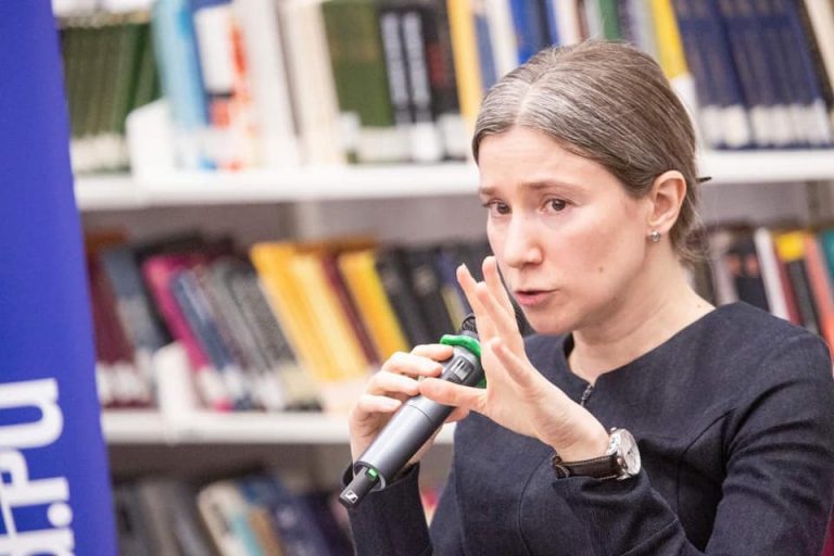 «Жизнь изменится, как после терактов 11 сентября»: Шульман о последствиях карантина