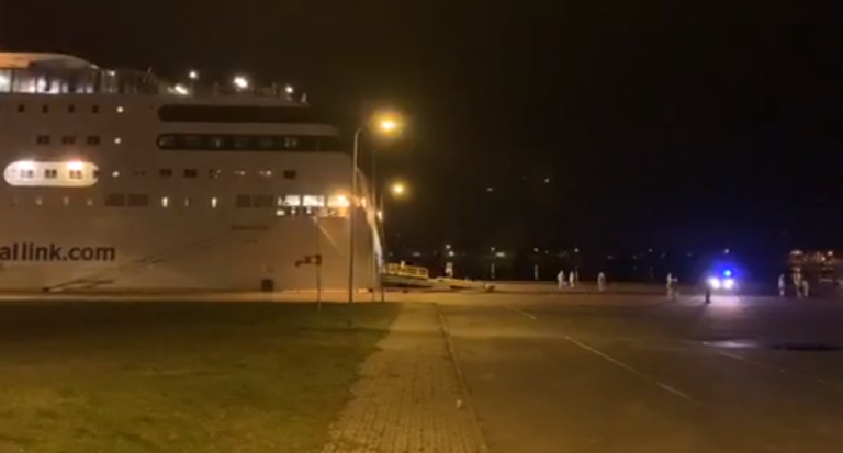 В Ригу прибыл паром с 500 репатриантами из Балтии (ВИДЕО)