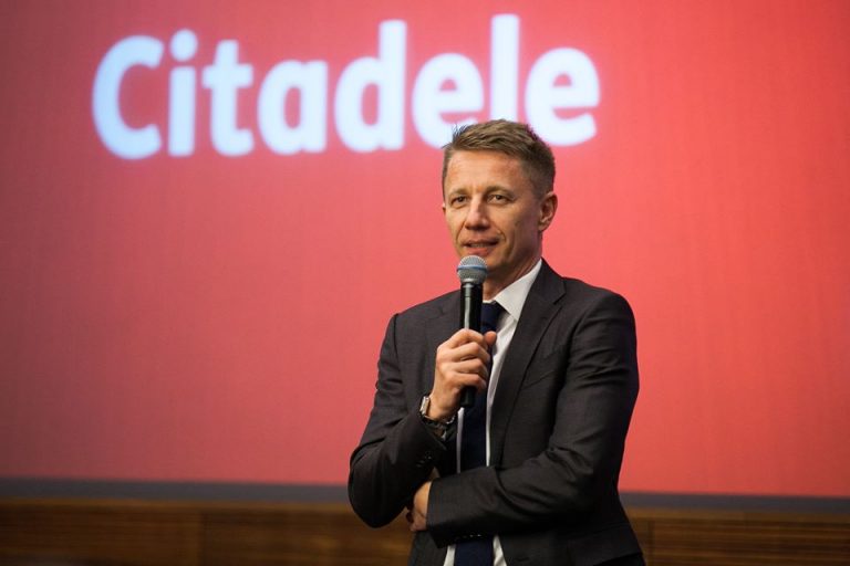 Глава банка Citadele ушел с должности