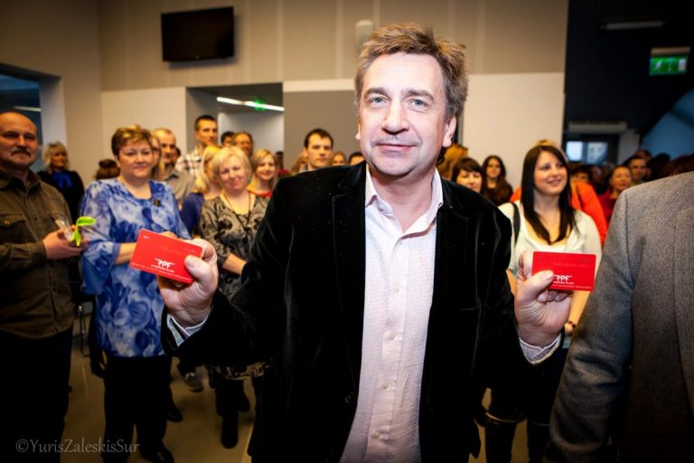 Зрители не смеялись: латвийский режиссер ушел с собственной премьеры