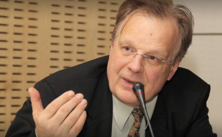 Французский журналист: ЕС должен обратить внимание на нарушение прав русского языка в Латвии