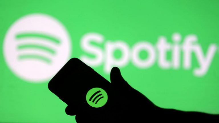 Spotify: люди стали меньше слушать музыку из‑за коронавируса