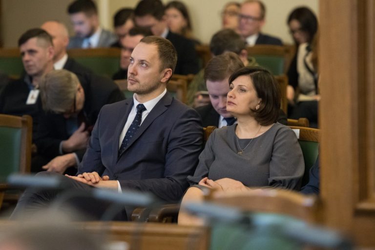Илзе Винькеле: врачи работают на пределе, а вот министр внутренних дел мог бы делать больше