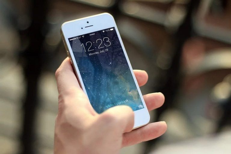 Apple собирается заплатить до 500 млн долларов пострадавшим от обновления ОС
