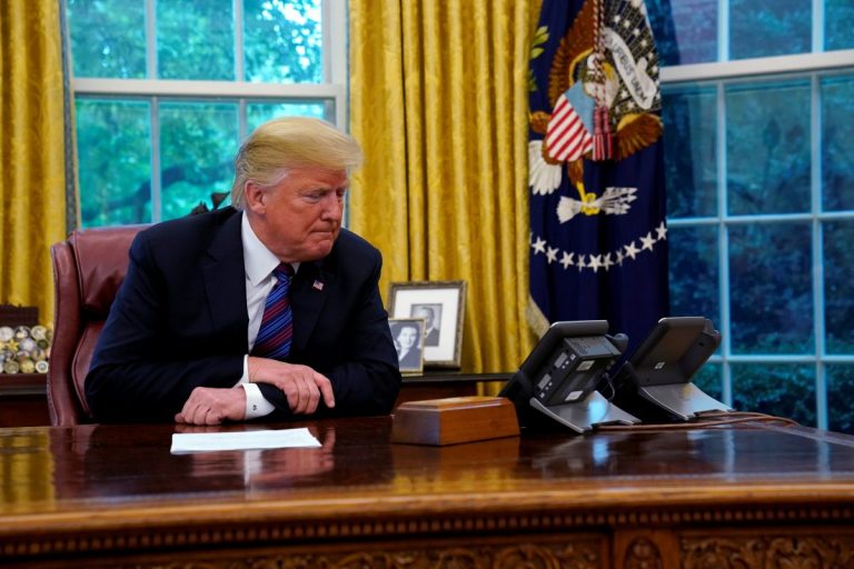 Президент США и лидер «Талибана» поговорили по телефону