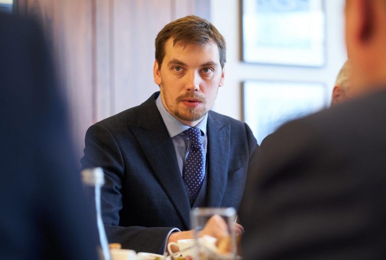Премьер-министр Украины подал в отставку
