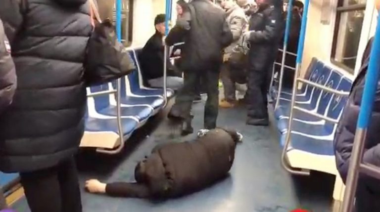 Пранкер разыграл москвичей коронавирусом. Теперь ответит за это