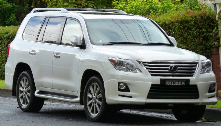 У безработного в Москве украли Lexus за 89 тысяч евро