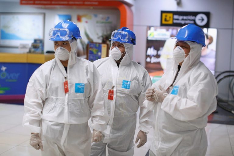 Эксперт из Китая рассказал, когда может остановиться распространние коронавируса