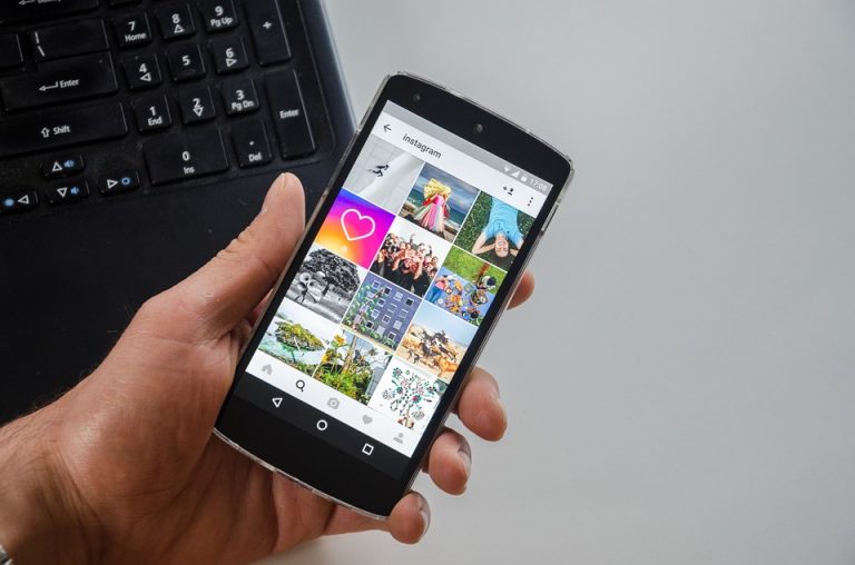 Instagram-блогерам из Латвии грозят многотысячные штрафы за размещение рекламы