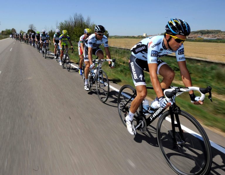 BBC: Tour de France отменили из-за коронавируса, массовых мероприятий во Франции не будет до июля