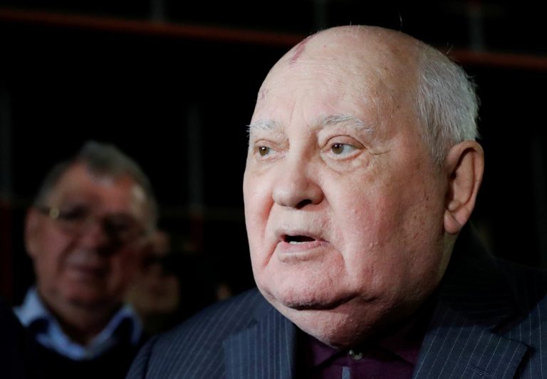 Михаил Горбачев призвал страны уменьшить военные расходы ради борьбы с COVID-19
