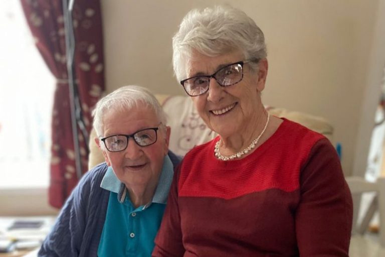 Пара из Великобритании умерла в один день после 60 лет брака