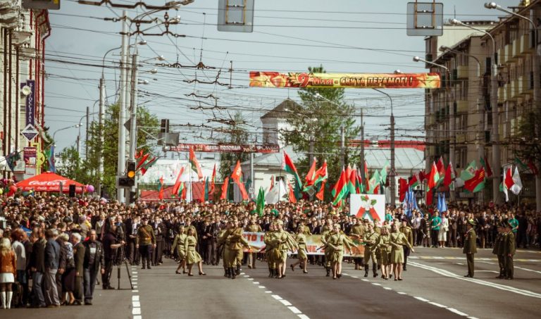 «Дань героизму и стойкости»: в Беларуси отказались отменять парад Победы